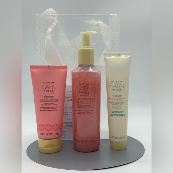 Blissful Pomegranate Satin Hands Pampering Set Only 1 Left - Picture 4 of 7